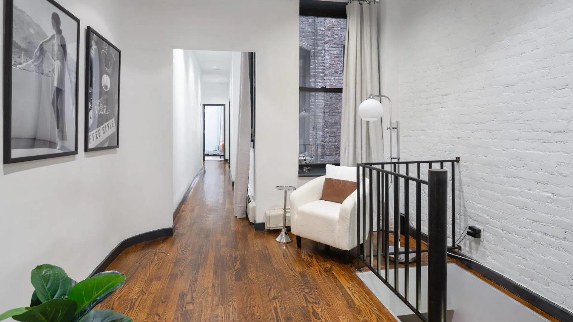 شقة Stylish Duplex In Manhattan With Backyard نيو يورك الولايات المتحدة الأمريكية