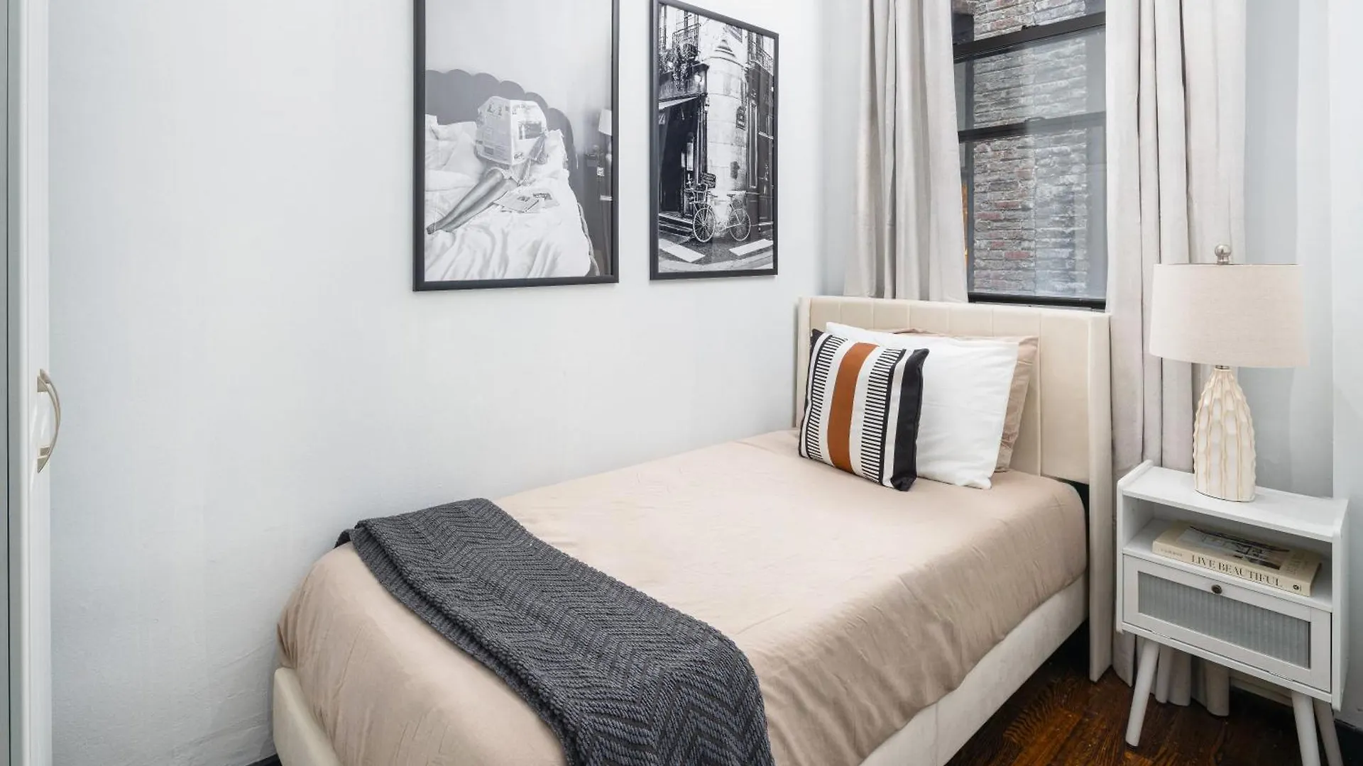 شقة Stylish Duplex In Manhattan With Backyard نيو يورك