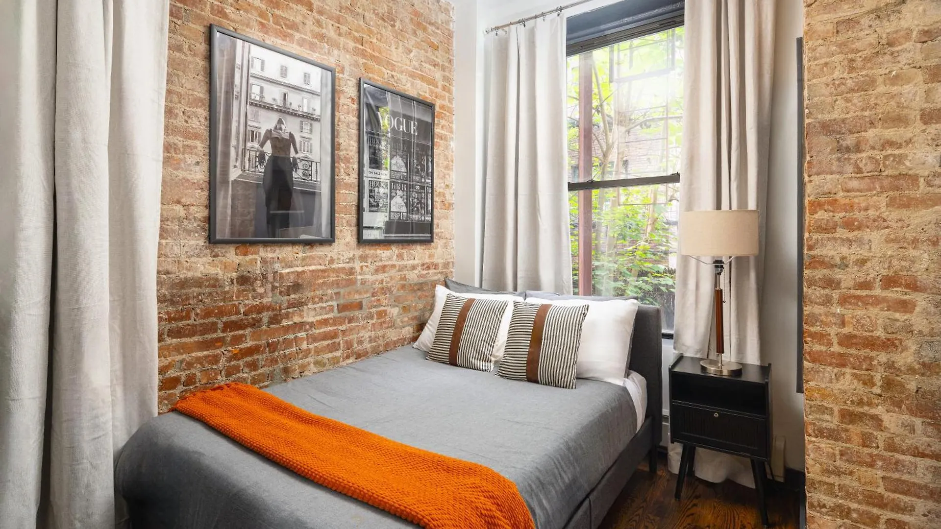 Stylish Duplex In Manhattan With Backyard Apartment New York