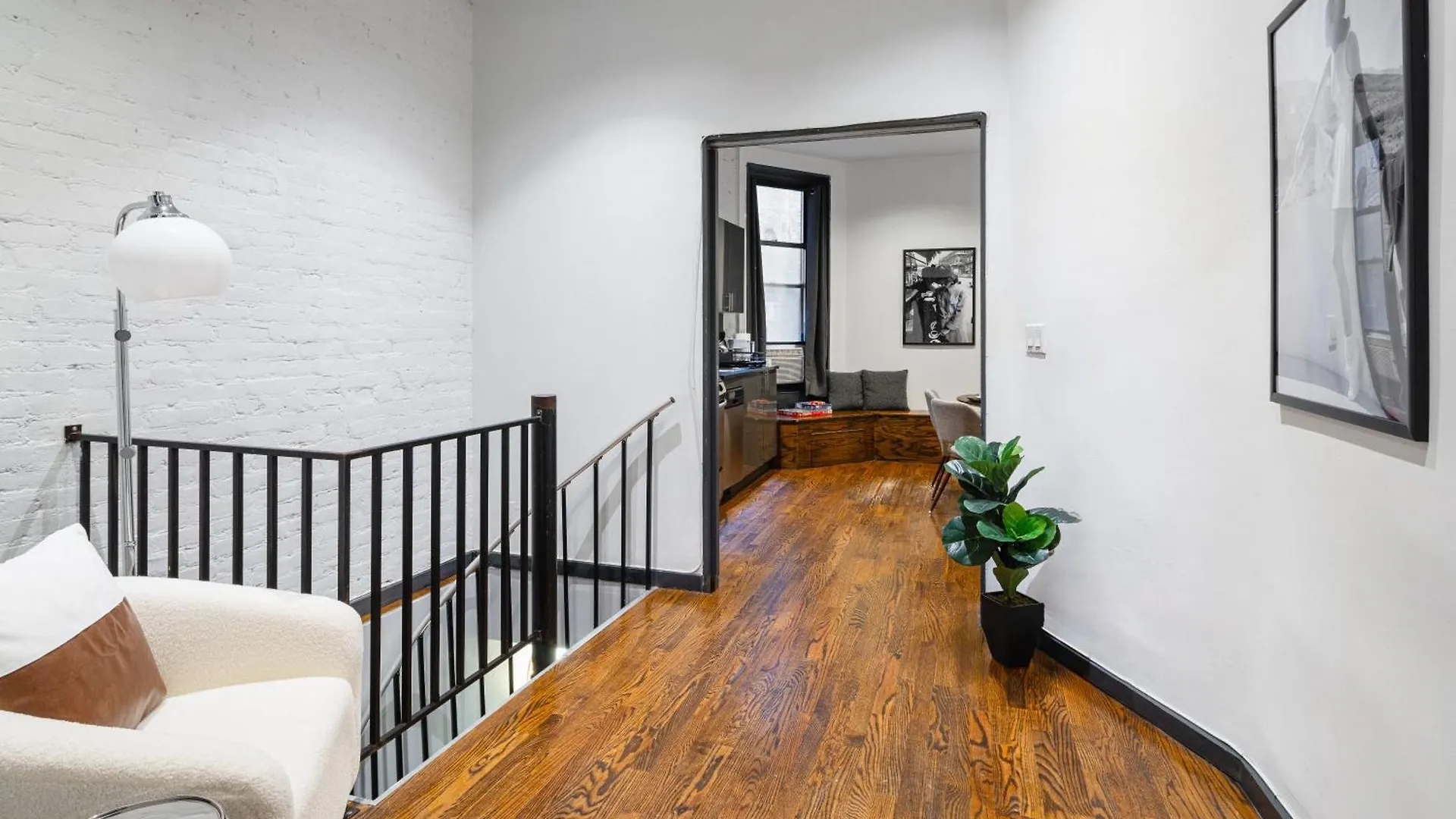 Stylish Duplex In Manhattan With Backyard Apartment New York